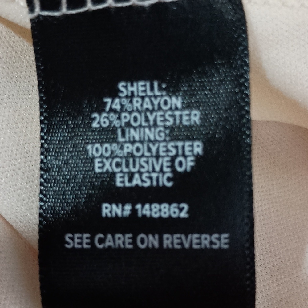 Torrid NWT Floral Elastic Waist Tea Length Skirt Size 2 equivalent to an 18-20 - Picture 7 of 12